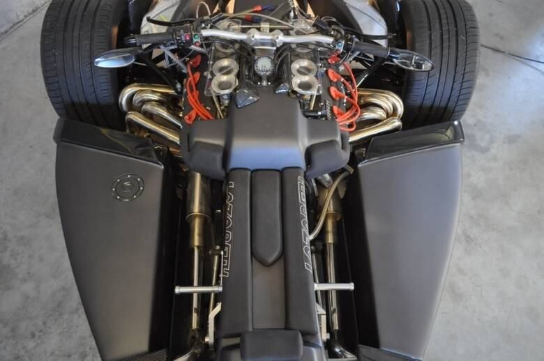 Com potência de superesportivo e sem qualquer auxílio eletrônico, o Lazareth é uma máquina para poucos

Loucos para loucos. Não se sabe o motivo, mas o dono de uma super frota de carros vai vender tudo. Saiba o motivo

