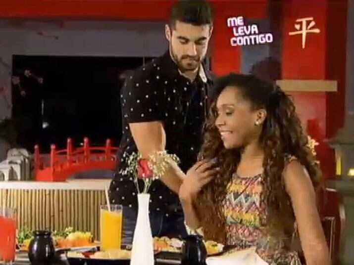 Cavalheiro, Jorginho acomodou Tainara antes de se sentar

+ Vídeo: Jorginho e Tainara se reencontram e curtem um dia romântico

+ Siga o Me Leva Contigo no Twitter

+ Curta o Me Leva Contigo no Facebook
