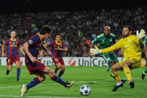 Messi marcou 4 gols em 4 jogos contra o Panathinaikos, da Grécia. Contra o time grego, aliás, Messi marcou seu primeiro gol na Champions, no dia 2 de novembro de 2005