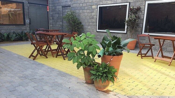 Conquistas começam cedo
Se você está se perguntando como será a divisão dos 70
participantes nas casas da Vila, saiba que são eles que terão que conquistarem
seus lugares ao sol. Ficar em uma casa mais cheia ou mais espaçosa vai depender
de como eles se sairão em uma dinâmica — que, cá entre nós, tem tudo para ser
emocionante!