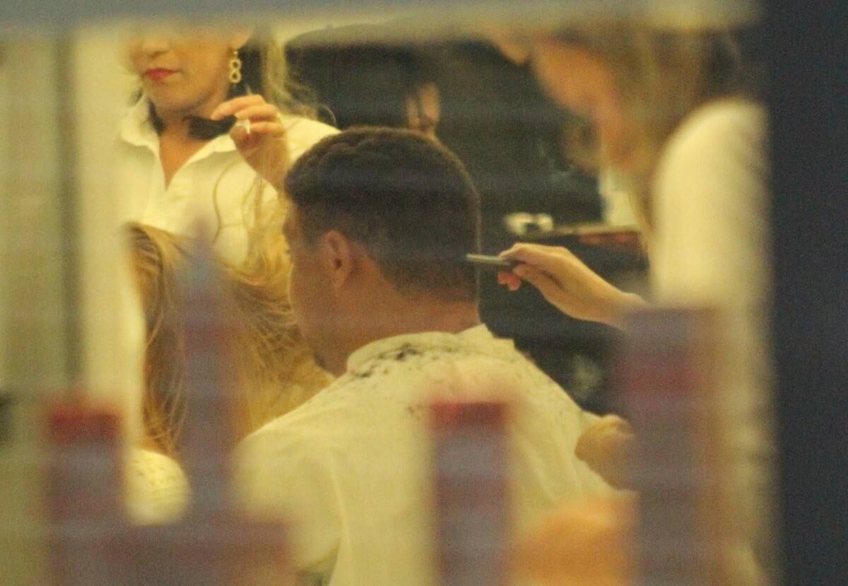 Mas não mudou em nada o corte, apenas aparou