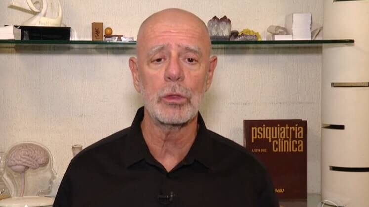 O profissional observa que relatos de relacionamentos abusivos estão cada vez mais comuns entre mulheres. Além disso, aponta a contradição de que, apesar das reclamações, muitas se mantém neles. "Ruim com ele, pior sem ele", foi o provérbio utilizado para justificar essa atitude.