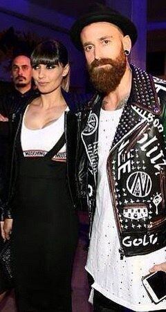 Por fim, Raul Meirelles. O português é um dos mais ousados quando o assunto é estilo. Seja no cabelo, nas roupas ou nas tatuagens, ele sempre é destaque