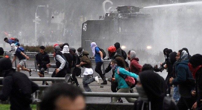 Transporte público de Santiago ficou fechado durante manifestação