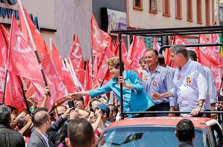 Dilma participa de carreata em Uberaba