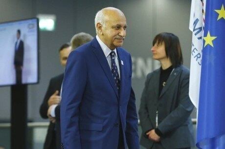M.J. Akbar negou todas as acusações