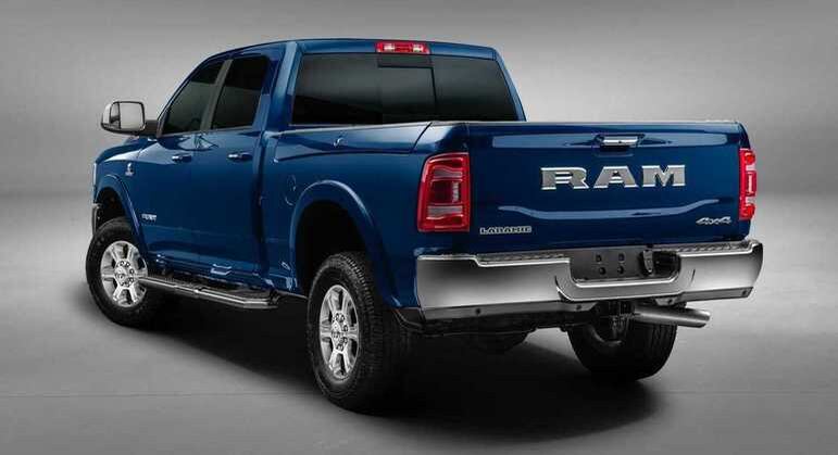 Motor deve ser o Cummins de 6.7 litros turbodiesel de seis cilindros em linha