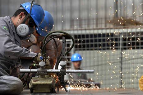 Alguns setores tiveram alta de até 2,4% na atividade econômica