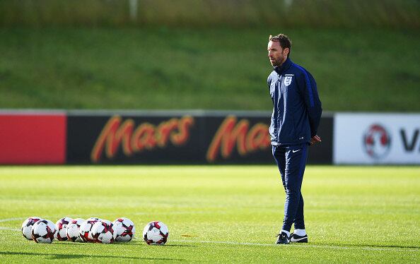 Nesta data Fifa, a Inglaterra fará uma partida pelas Eliminatórias para a Copa do Mundo, no clássico contra a Escócia, pela sexta rodada, no Hampden Park, Glasgow, às 13h (horário de Brasília), neste sábado (10). No dia 13, o English Team encara a França em amistoso na casa do adversário