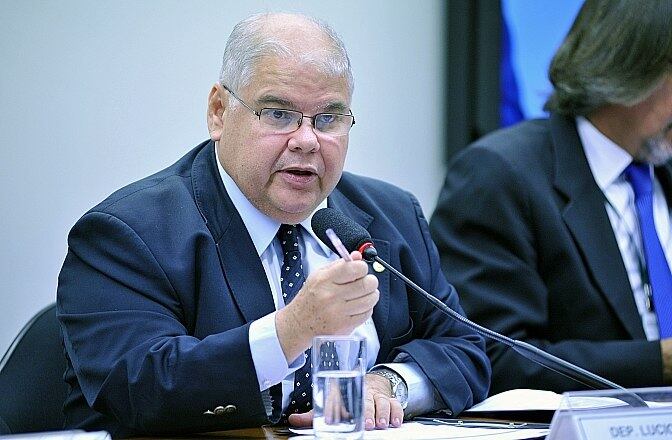 Deputado Lúcio Vieira Lima (PMDB) é acusado de estar envolvido com os 51 milhões de reais encontrados em apartamento ligado a seu irmão, Geddel Vieira Lima
