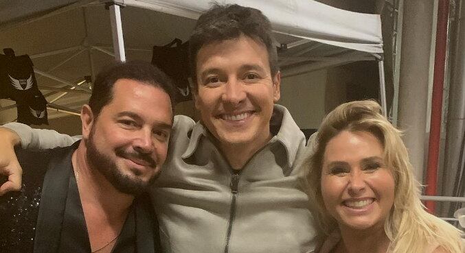 Sorvetão e Conrado estão no painel de especialistas do Canta Comigo desde a primeira temporada