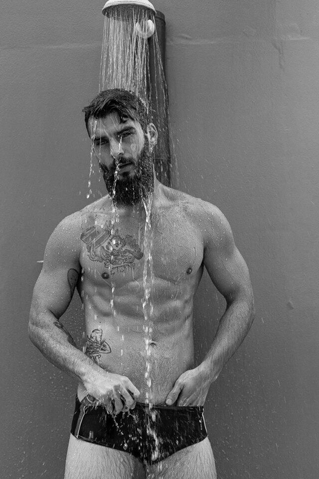 Para o agente de modelos Pedro Abdalla, a tendência dos barbudos vem aparecendo há dois anos.

— A onda no mercado são os modelos com estilo lumbersexual [em referência ao estilo lenhador, mais rústico].

Um dos modelos que aderiu à tendência é Lucas Kubitschek

