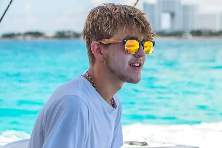 Parker League, de 18 anos, foi encontrado morto em uma fogueira em Bulldog Canyon, no Arizona (EUA)