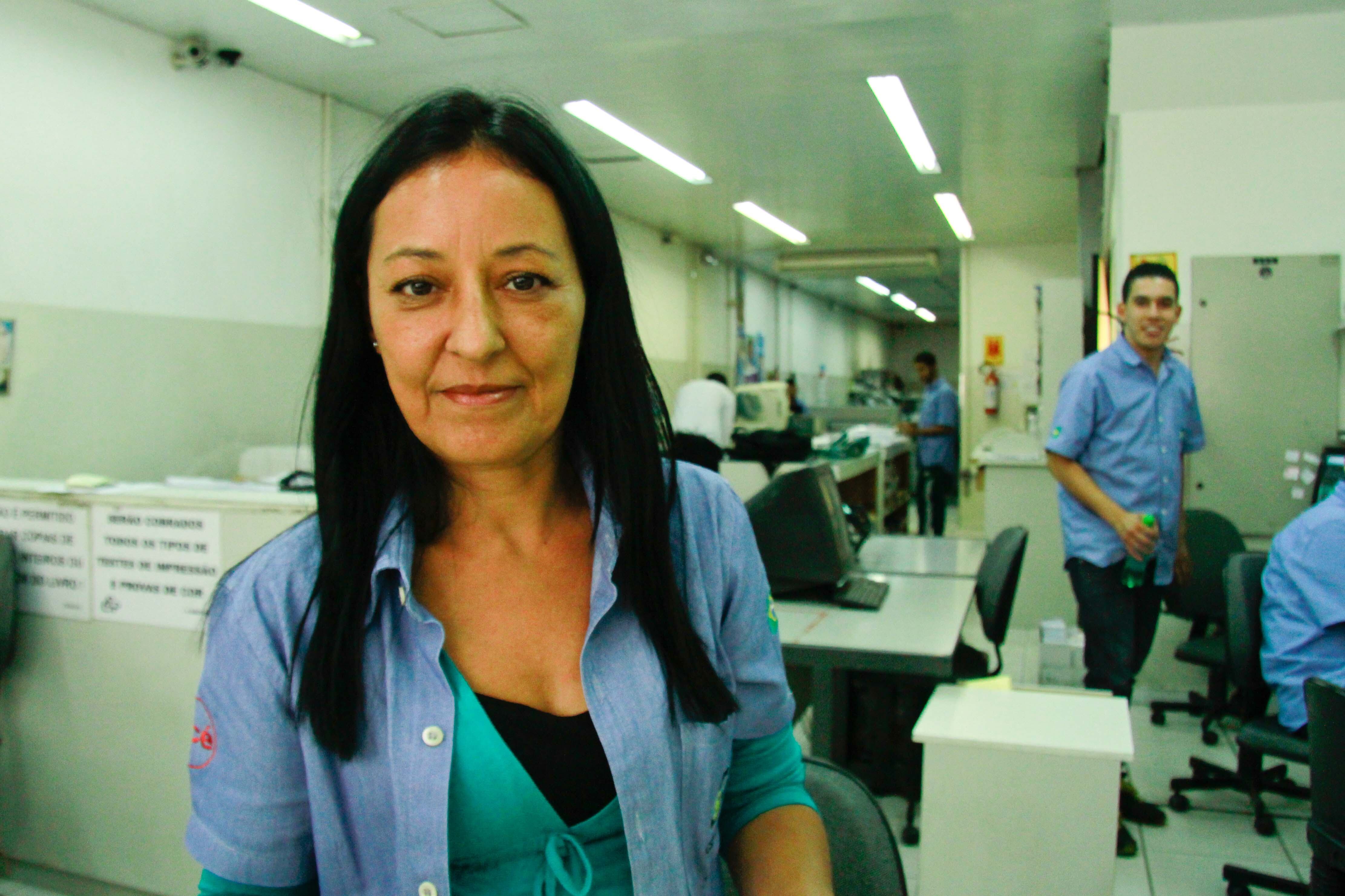 Conceição Aparecida de Jesus, gerente de uma loja de plotagem, relata que mesmo depois de tanto tempo as obras ainda trazem transtornos para a loja, pois seus clientes não conseguem estacionar na região, o que diminuiu o número de atendimento da loja.
— Eles deram uma previsão de 45 dias no ano passado [para terminar]. Eles abrem coisas que eles já fecharam, não termina nunca