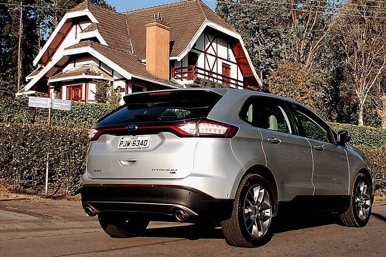 Um dos pontos altos do design é a traseira com as lanternas iluminadas em LED que cortam a tampa