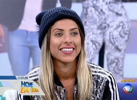 Ao deixar o confinamento, Ana negou que estivesse esperando um filho do cantor