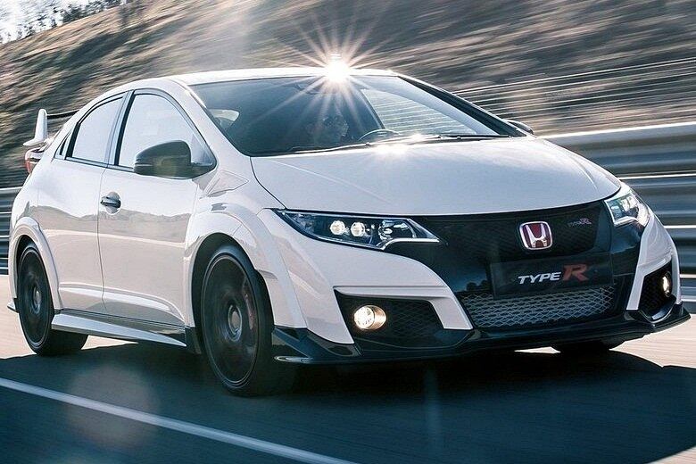 Seu primo, o Civic SI, que é comercializado no Brasil, tem "apenas" 206 cv e um motor 2.4 aspirado...