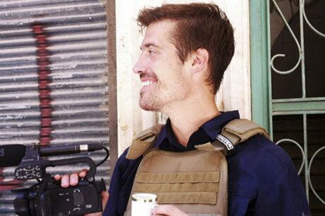 Nona regra:
Os assessores de imprensa do EI vão acompanhar todo o trabalho dos jornalistas feito no local e publicado nos meios de comunicação. Qualquer violação das regras implicará na suspensão do jornalista, que será responsabilizado pelos seus atos