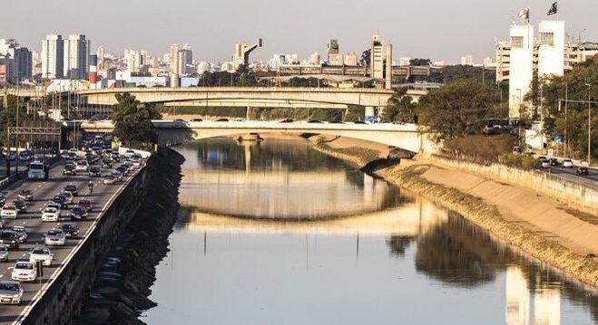 Rio Tietê continua sendo depósito de esgoto na capital paulista