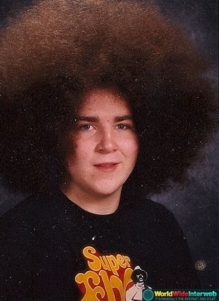 Vocês todos escondidos no cabelo do cidadão... saiam devagarzinho e com as mãos para cima!