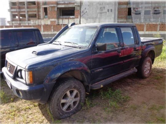Presente no lote de número 14, o Mitsubishi L200 4x4
GLS 2005 é mais uma caminhonete a ser leiloada pela PF e um preço inicial de
R$ 8.500