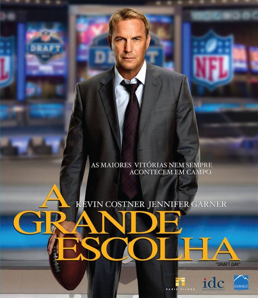 A grande escolha (2014) - "Uma equipe de futebol americano está fazendo uma temporada muito ruim, e o gerente do time, Sonny Weaver Jr., corre o risco de ser demitido. No dia de contratação de novos talentos, Sonny tem que provar ao mundo dos esportes que pode trazer os melhores nomes para a sua equipe"