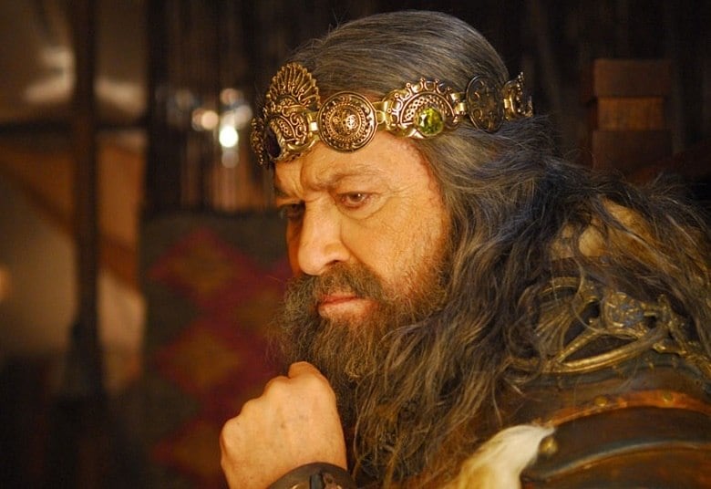 Intrigas

Saul, primeiro rei de Israel, se torna inimigo de Davi quando descobre que ele é o escolhido por Deus para tomar o seu posto. A partir daí, diversas tentativas de assassinato prometem agitar a trama