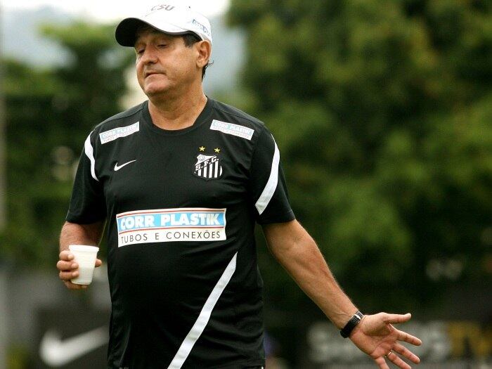 Muricy Ramalho ganhava R$ 600 mil por mês no Santos e esse alto salário pode explicar porque ele ainda está no mercado e não cuidando de algum clube