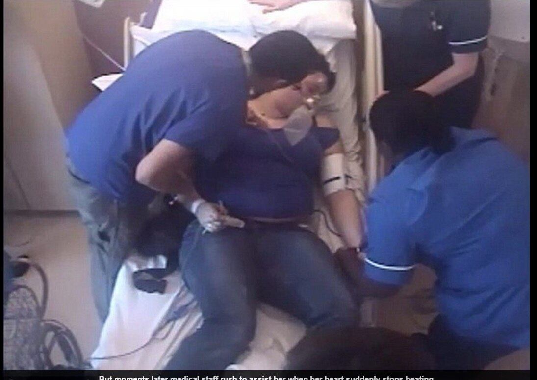 De acordo com a publicação, a jovem conta que já
reconhece os sinais de quando terá o ataque. 



— Eu fico tonta e muito cansada. Me sinto como se
estivesse quase dormindo. Eu ainda consigo ouvir tudo o que está acontecendo e
a sensação é de querer gritar, mas não consigo reagir