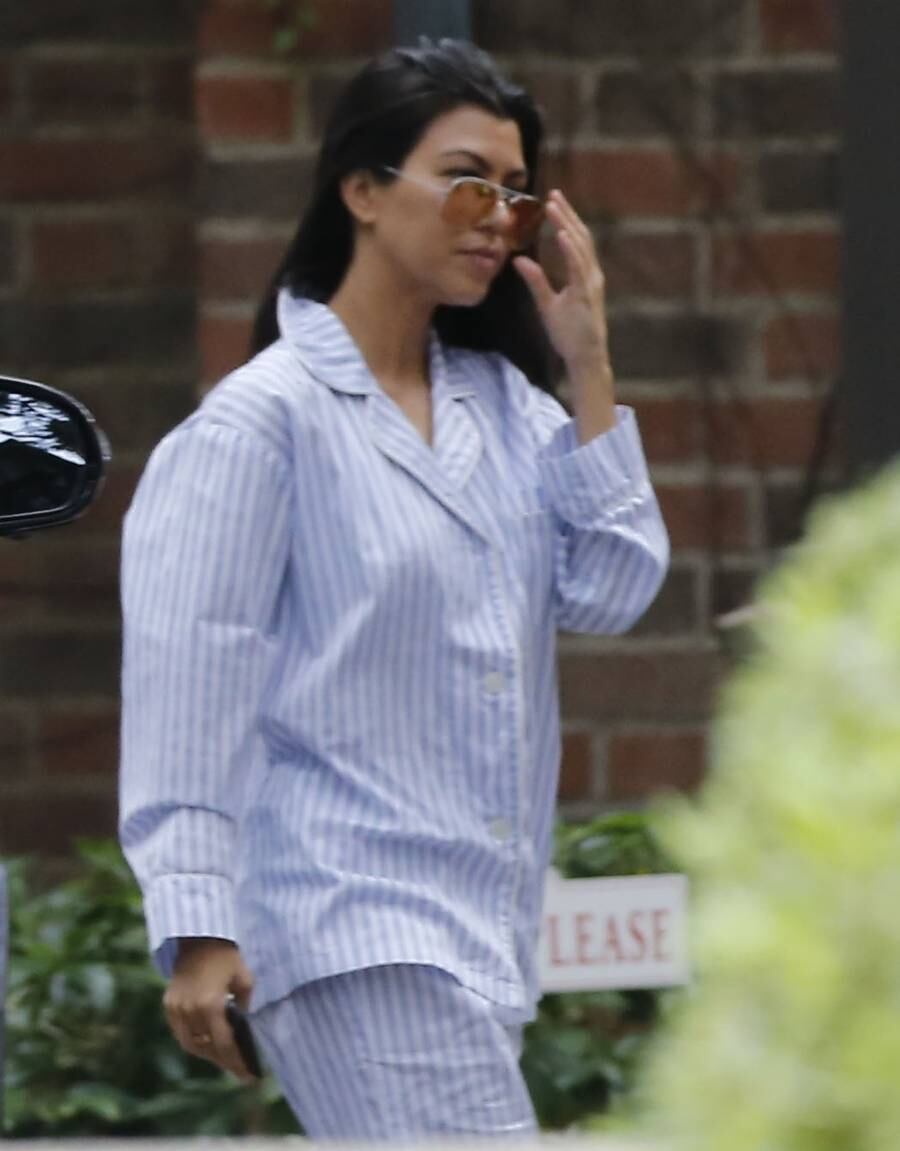 Kourtney Kardashian, a irmã mais velha da família, também foi ao evento