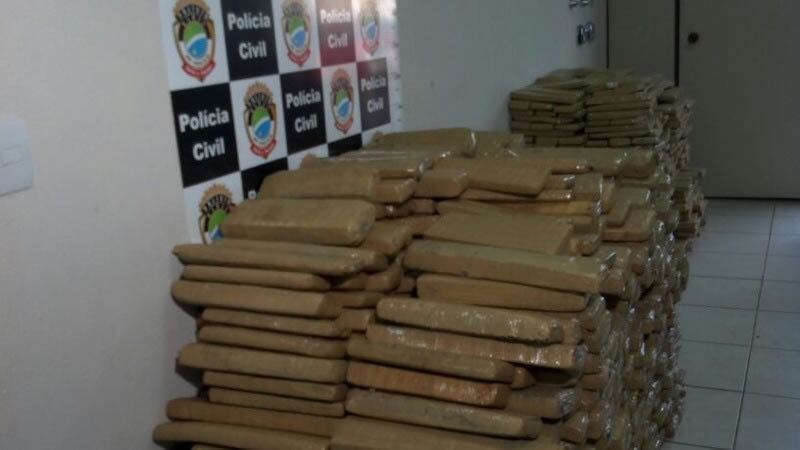 Apreensões ocorreram na madrugada desta segunda-feira (10)