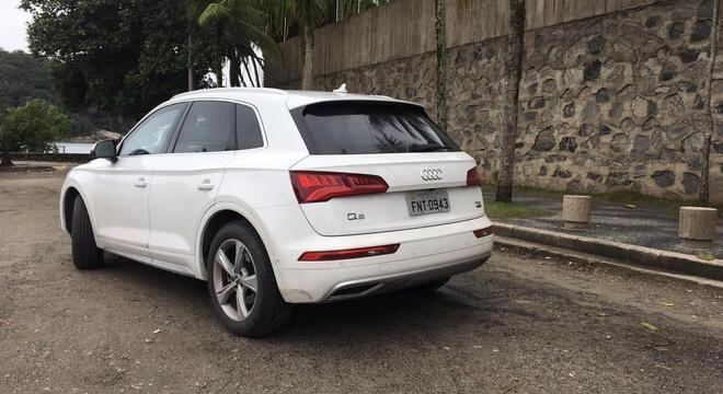 Para suportar o peso, a Audi reforçou os freios do SUV, equipando o carro com os mesmos freios do esportivo SQ5