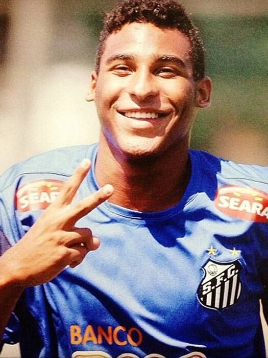 Joshua Arantes atua na equipe sub-20 do Santos