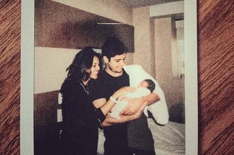 Yanna e Bruno com a filha
