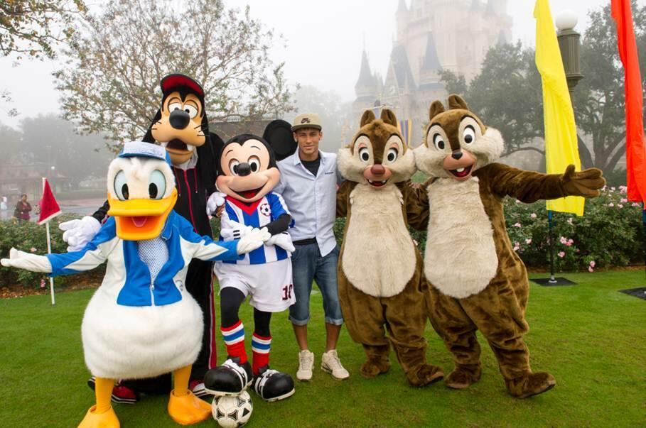 No fim, foi uma verdadeira festa, mas Neymar não é o único grande nome do esporte que já deu as caras nos parques Disney