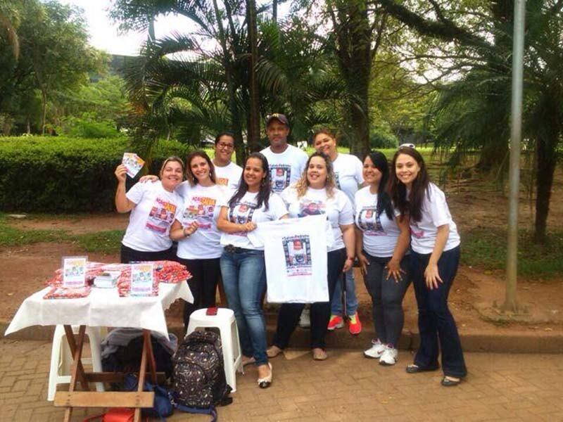 E muitos voluntários têm apoiado a causa arrecadando dinheiro para o tratamento