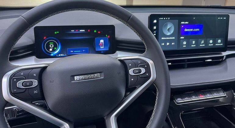 Multimídia é de 12 polegadas com conectividade para Apple CarPlay e Android Auto sem fio