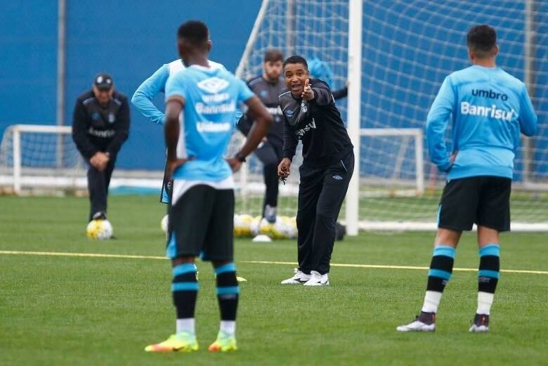 Grêmio quer vitória fora de casa para entrar no G4 do Brasileirão
