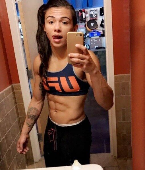Claudinha vem marcando seu nome no esporte e na organização UFC