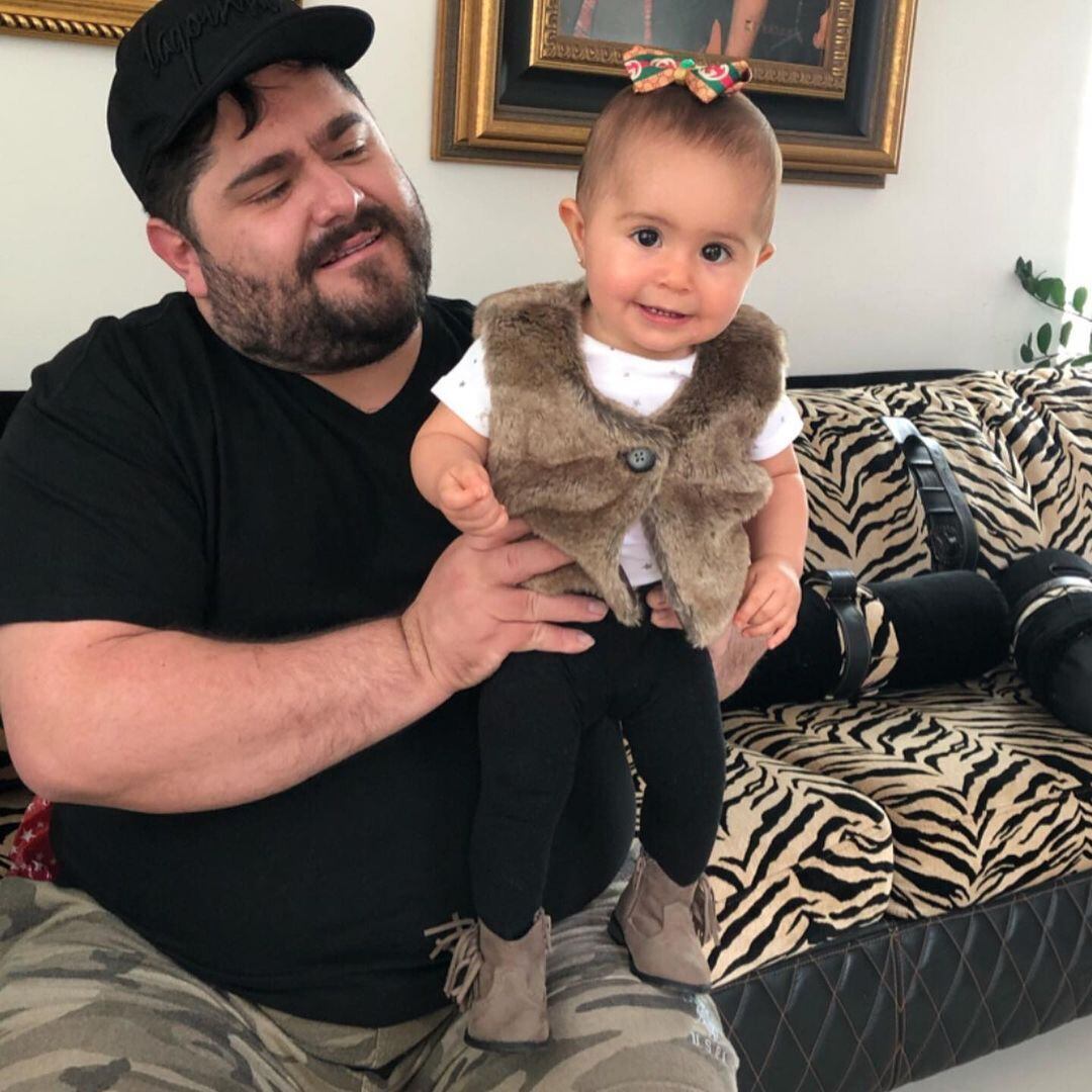 O primeiro Dia dos Pais de Maitê, em 2019. A mulher do cantor fez uma declaração ao marido. "Você é o melhor pai que a nossa filha poderia ter!!! Que durante esta jornada de pai, você possa ter muitas alegrias em meio aos desafios!", escreveu Theonília
