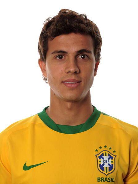Nilmar era visto como promessa do futebol brasileiro. O atacante era titular no Villareal durante a Copa, porém, transferiu-se para o Qatar e perdeu visibilidade