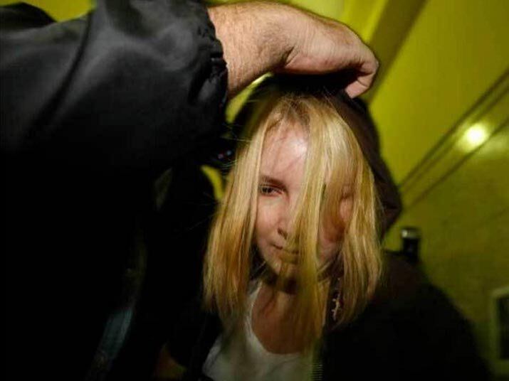 Quem não se lembra do caso Yoki? Elize Matsunaga disse ter cometido o crime sozinha e esquartejado o marido no banheiro da empregada, na cobertura em que morava o casal, na capital paulista. Marcos Matsunaga era diretor executivo da Yoki, uma gigante do setor de alimentos, e foi morto no dia 20 de maio. Veja na reportagem completa!
+ Quer ver tudo o que rolou no Cidade Alerta? Veja a íntegra no R7 Play