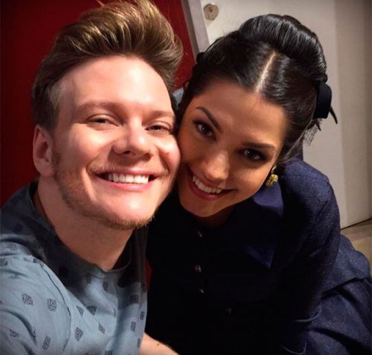 Os fãs aproveitaram a oportunidade para desejar muitas felicidades ao casal.

— Vocês são maravilhosos juntos, um exemplo de respeito e companheirismo 