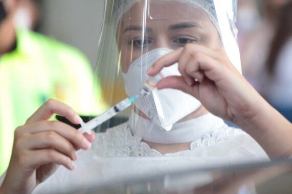 Maioria das capitais retoma vacinação normal na próxima segunda-feira (27)