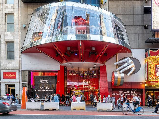 O museu Madame Tussauds é sediado na capital inglesa, mas tem filiais espalhadas pelo mundo para eternizar as figuras de pessoas famosas. Anitta está na unidade de Nova York.