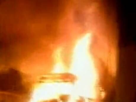 Morador filmou ônibus em chamas