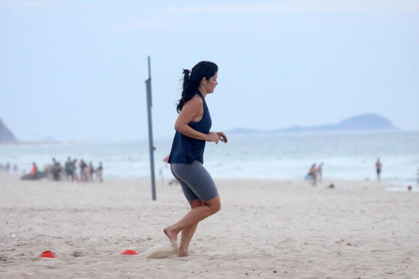Samara Felippo malhando nesta segunda-feira (29), no Rio de Janeiro