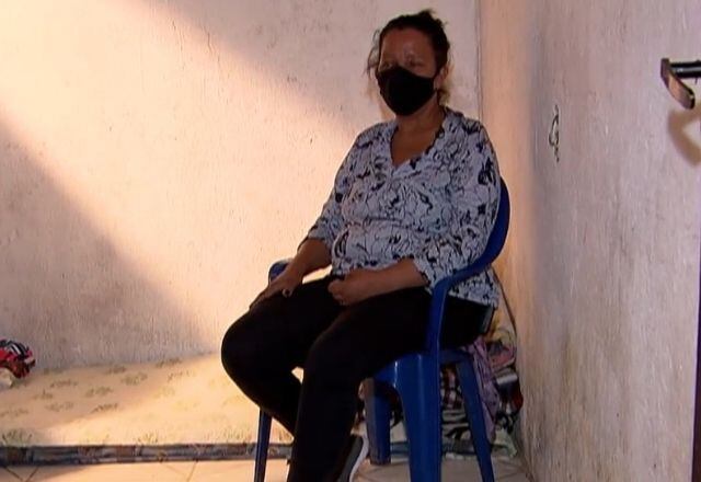 Renata conta que foi roubada quando estava indo para o aeroporto comprar uma passagem para Brasília, onde deixou o marido, os filhos e um neto. Além do assalto, Renata teve uma crise de ansiedade e foi parar no pronto-socorro. Esses acontecimentos a impediram de retornar para a sua cidade