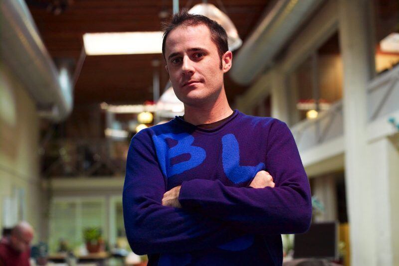 Na lista de endinheirados que perderam parta da riqueza
também aparece Evan Williams. O cofundador do microblog Twitter teve um rombo
de R$ 4,8 bilhões (US$ 1,8 bilhões) ao longo de 2014