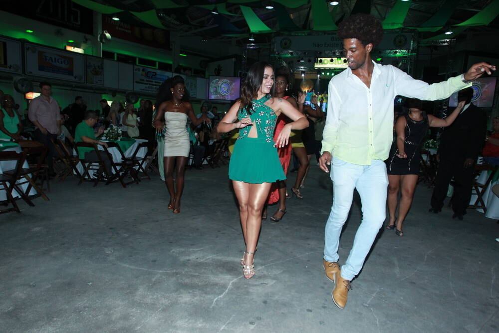 Na mesma semana, ela foi eleita a mais sexy do mundo pela revista VIP